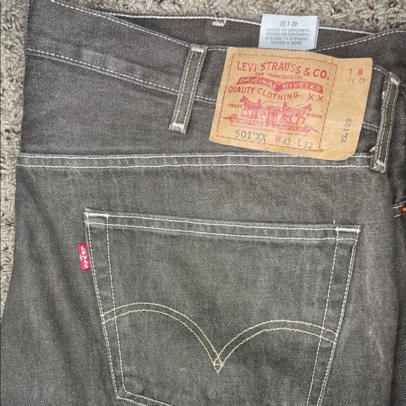 Levis 501XX Mens Dark Wash Regular Straight Button Fly Jeans 42x32 - Picture 4 of 9